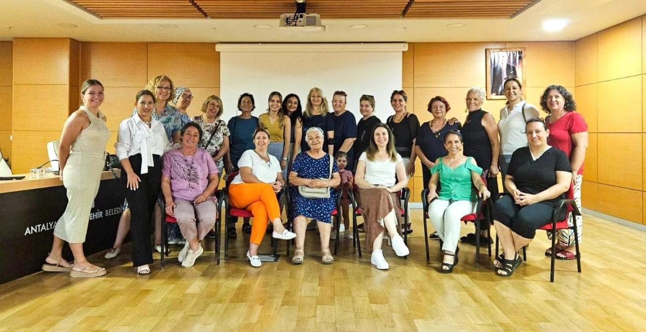 Antalya Büyükşehir Belediyesi Kadın Kooperatifine Eğitim Semineri Verdi