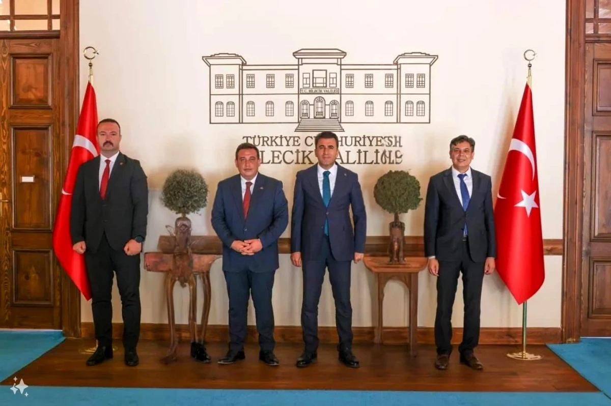 Bilecik Milliyetçi Hareket Partisi Teşkilat Üyeleri Vali Şefik Aygöl’ü Ziyaret Etti