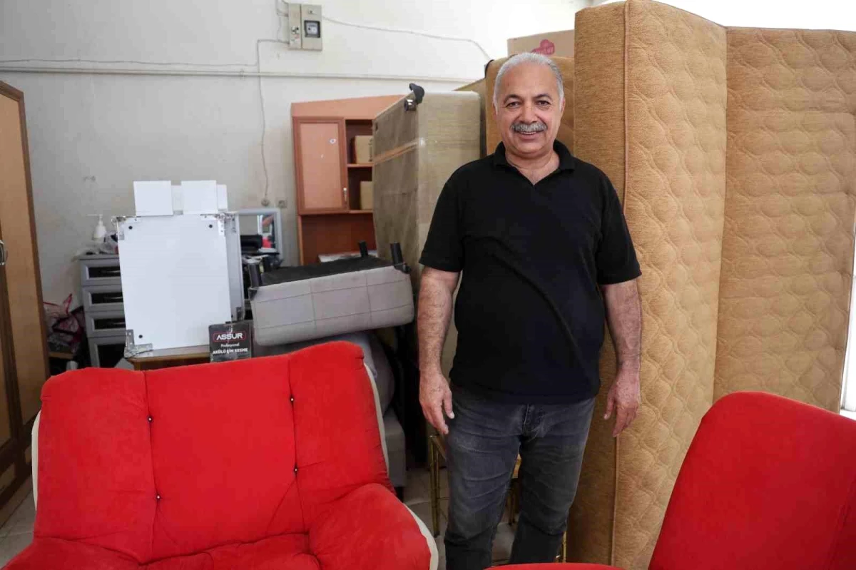 Elazığ’da İkinci El Eşya Satıcıları Öğrencileri Bekliyor