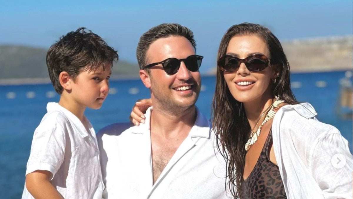 Filiz Akın’a komşu oldular! Hatice Şendil ve Burak Sağyaşar çifti usta oyuncuyu ziyaret etti