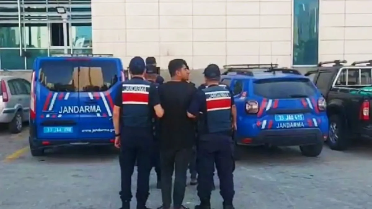 Mersin’de yol verme cinayetinde gözaltına alınan 3 kişiden biri tutuklandı