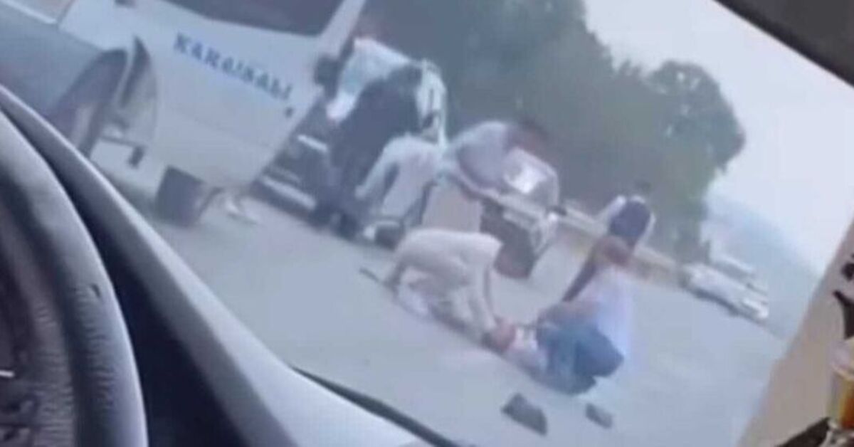 Minibüse arkadan çarpan motosikletli öldü