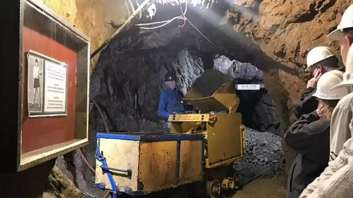 ABD’de altın madeninde meydana gelen kazada 1 kişi öldü, 12 kişi madende mahsur kaldı