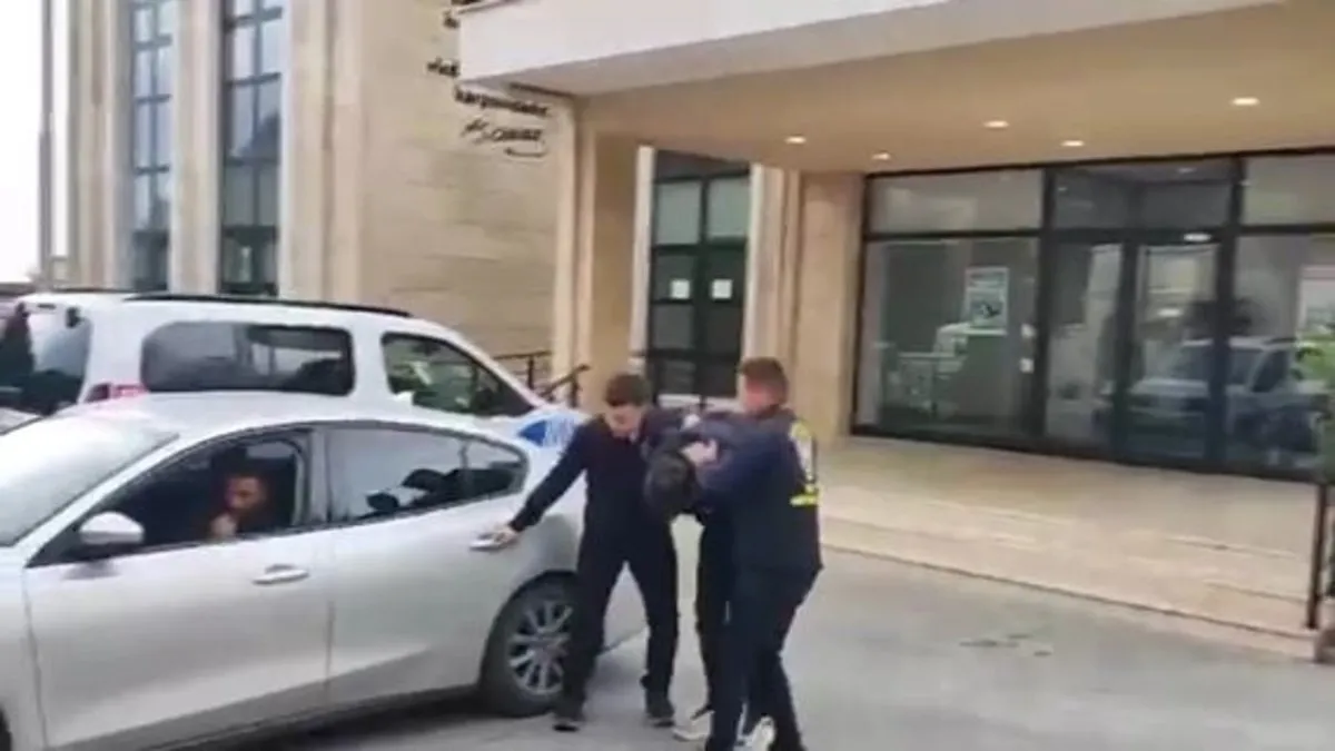AK Parti binasına saldıran şüpheliden “Kafam güzeldi” savunması! Maskeli saldırgan tutuklandı