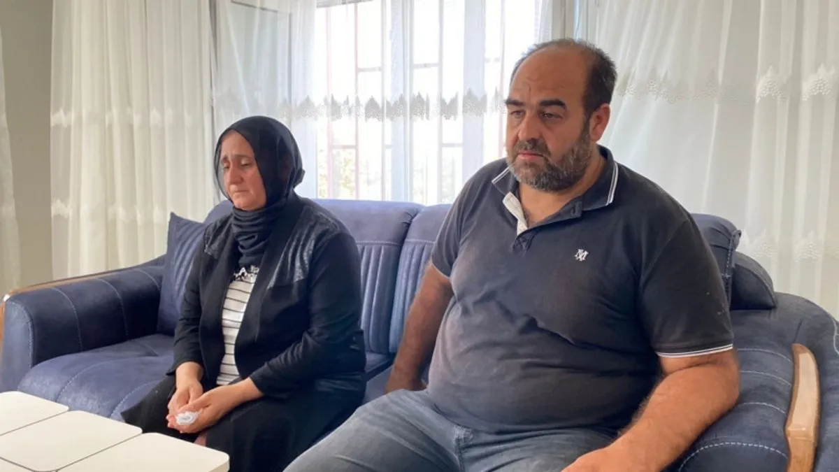 SON DAKİKA… NARİN GÜRAN CİNAYETİ DAVASI: Mahkeme salonunda dikkat çeken an: Baba Arif Güran anne Yüksel Güran’ı…
