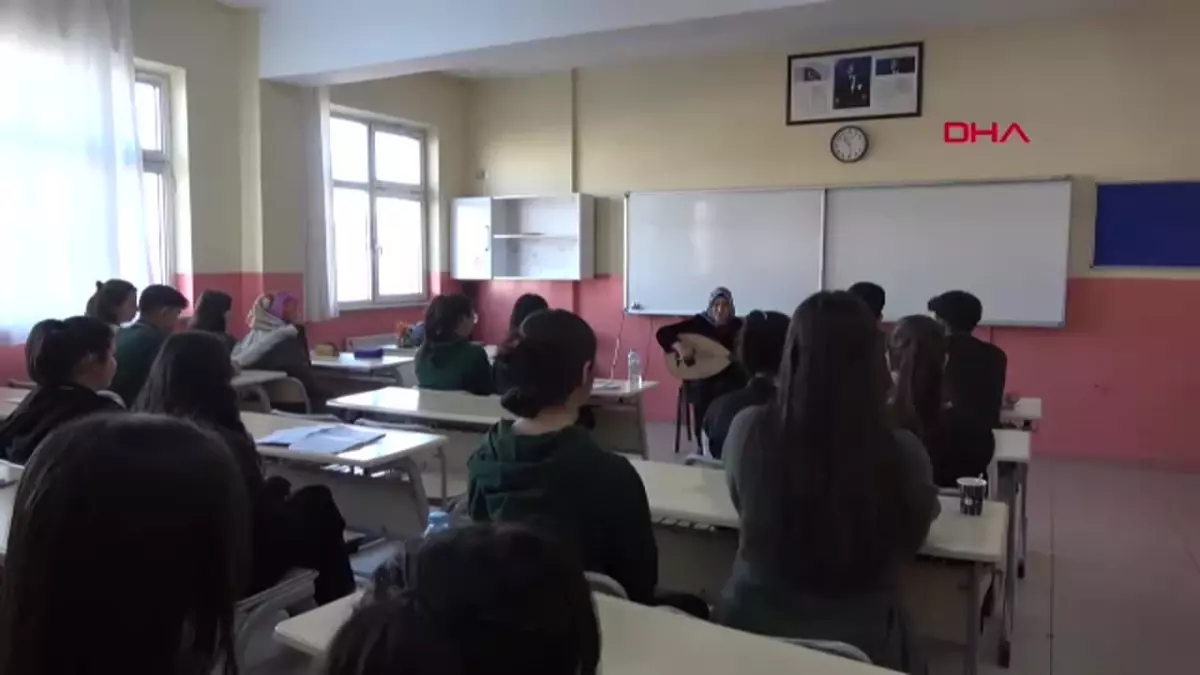 Görme Engelli Müzik Öğretmeni Adalet Kabadayı’nın Başarı Hikayesi